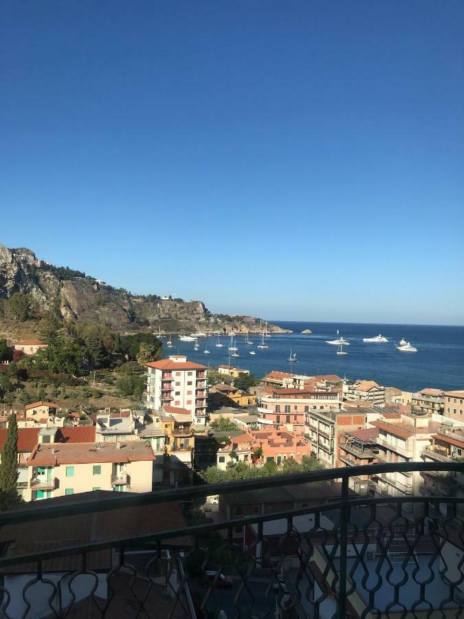 Baia Taormina Apartment Джардіні-Наксос Екстер'єр фото