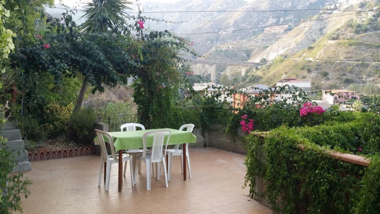 Baia Taormina Apartment Джардіні-Наксос Екстер'єр фото