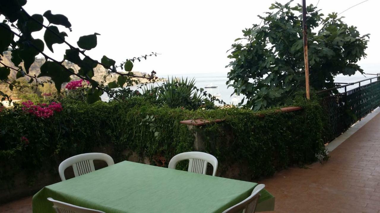 Baia Taormina Apartment Джардіні-Наксос Екстер'єр фото